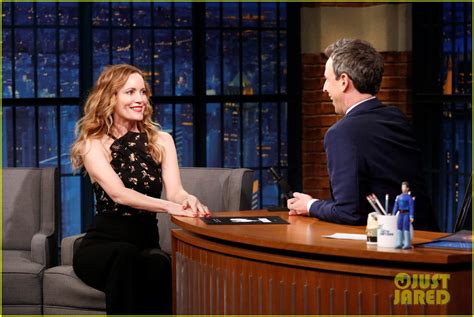 leslie mann ass|Leslie Mann Describes John Cena’s Butt To Seth Meyers on。